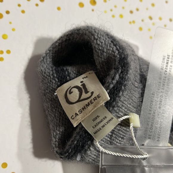 Qi Cashmere Tech Gloves Grey Combo NWT Retail $110 - Picture 2 of 4